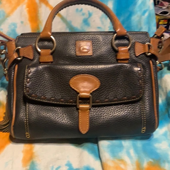 Dooney & Bourke Handbags - Dooney and Bourke black leather pocket book